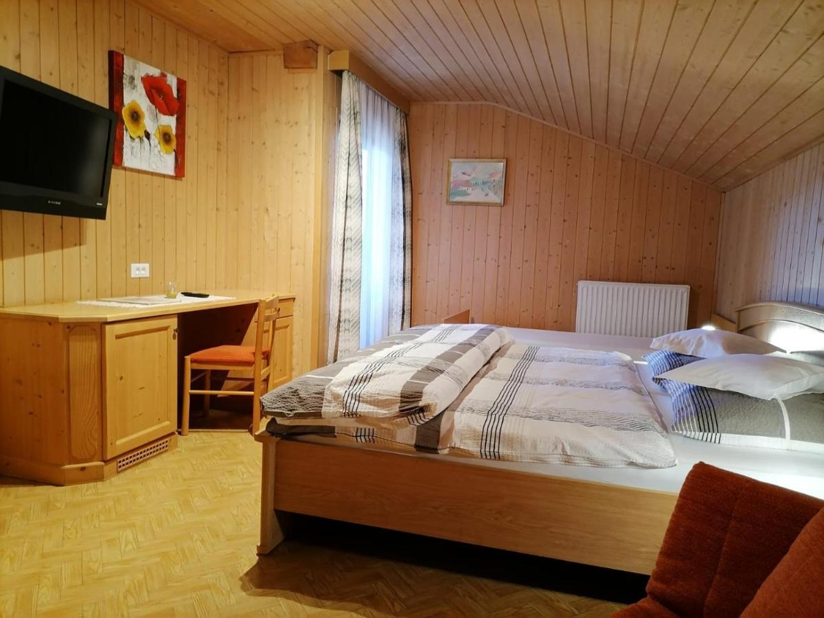 Gasthaus Oberkirn Schenna Buitenkant foto